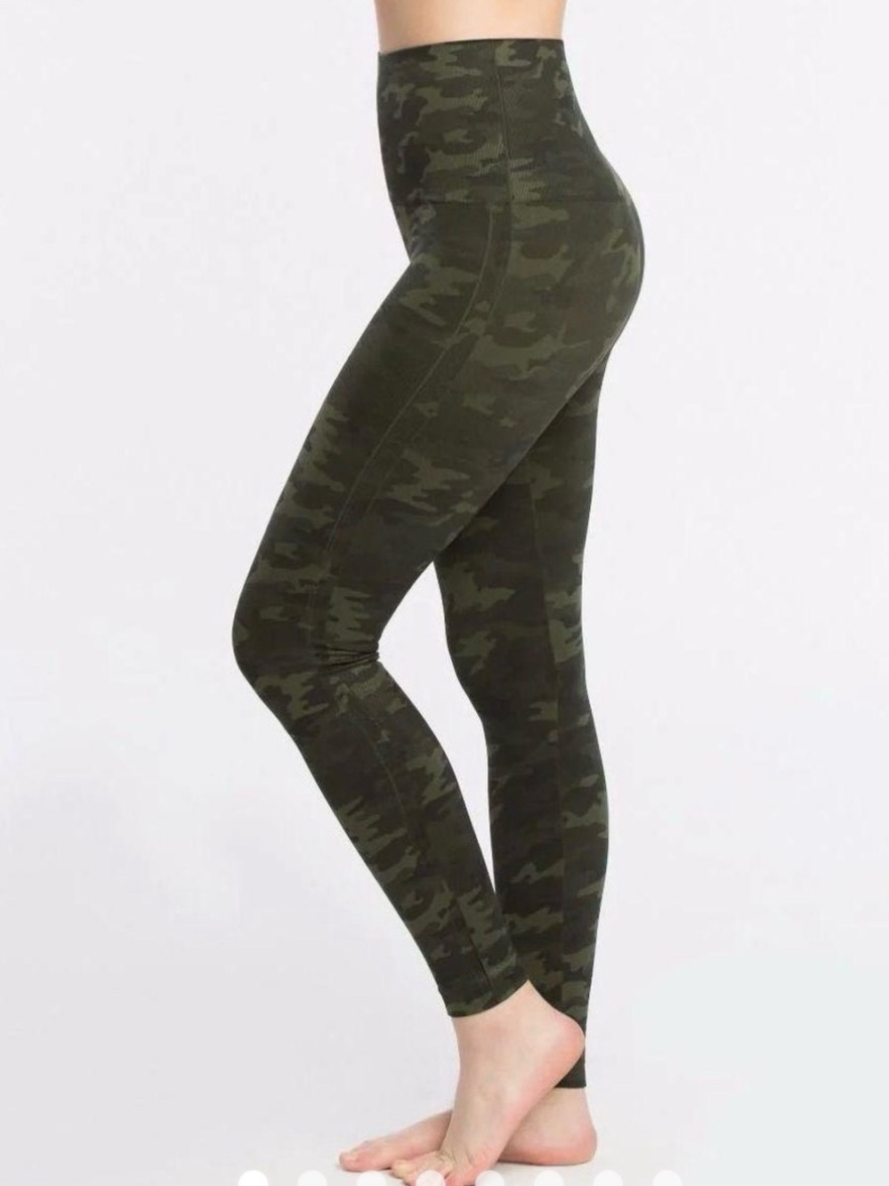 SPANX Camo Leggings in Dark Green and Black